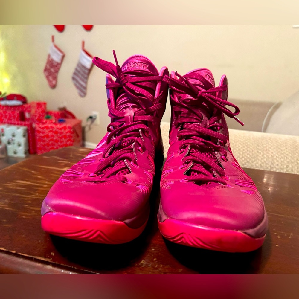 2013 Nike Hyperdunk Raspberry Red - image 3